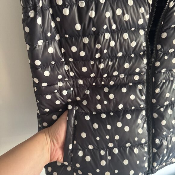 ๐ UNIQLO Down Puffer Vest | Size M (fits SโM) - Picture 4 of 5